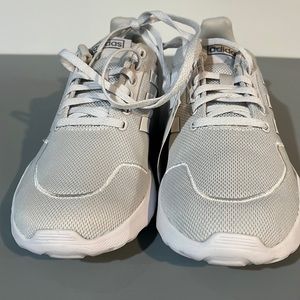 Adidas NEBZED K  EG3927 brand new tag says 4 1/2 but inside says size 5